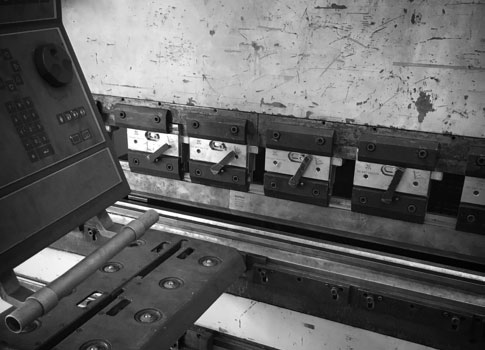 240 Tonnen Abkanntpresse bis 3.000 mm Länge